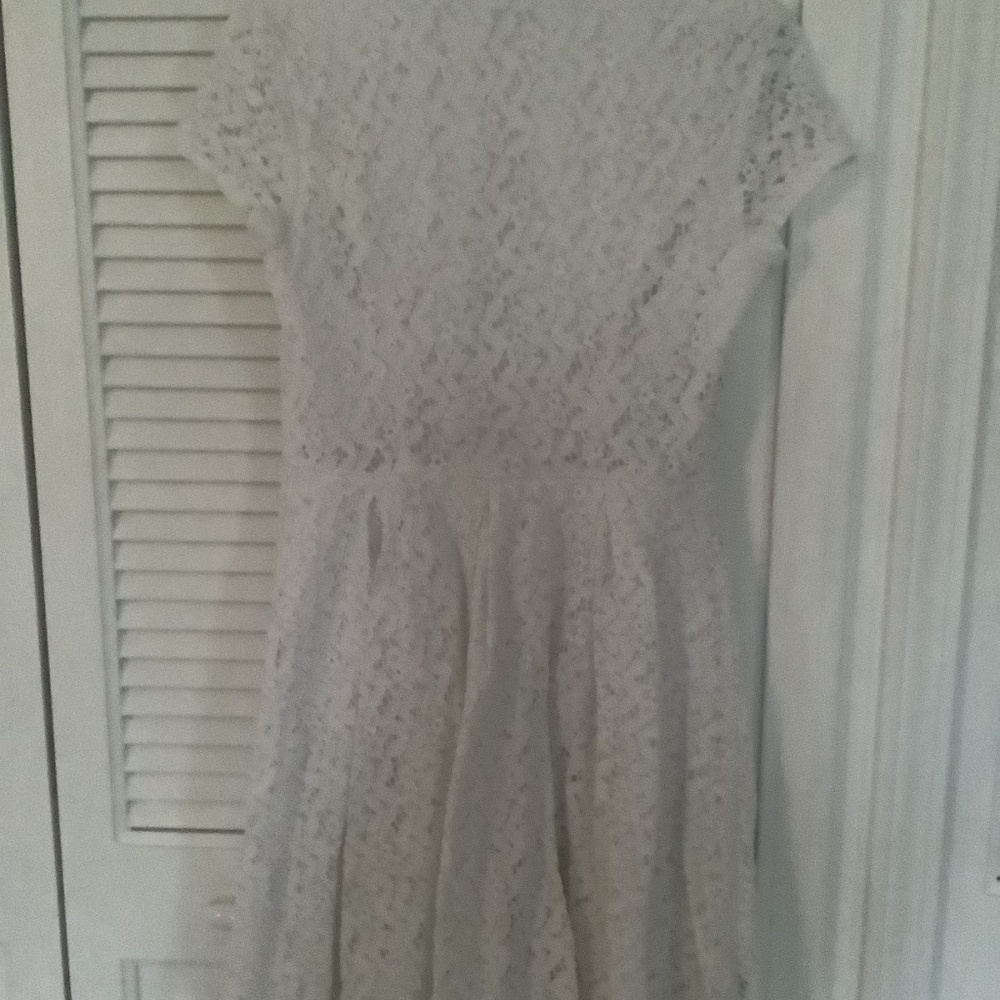 Lace mini dress - Picture 4 of 11